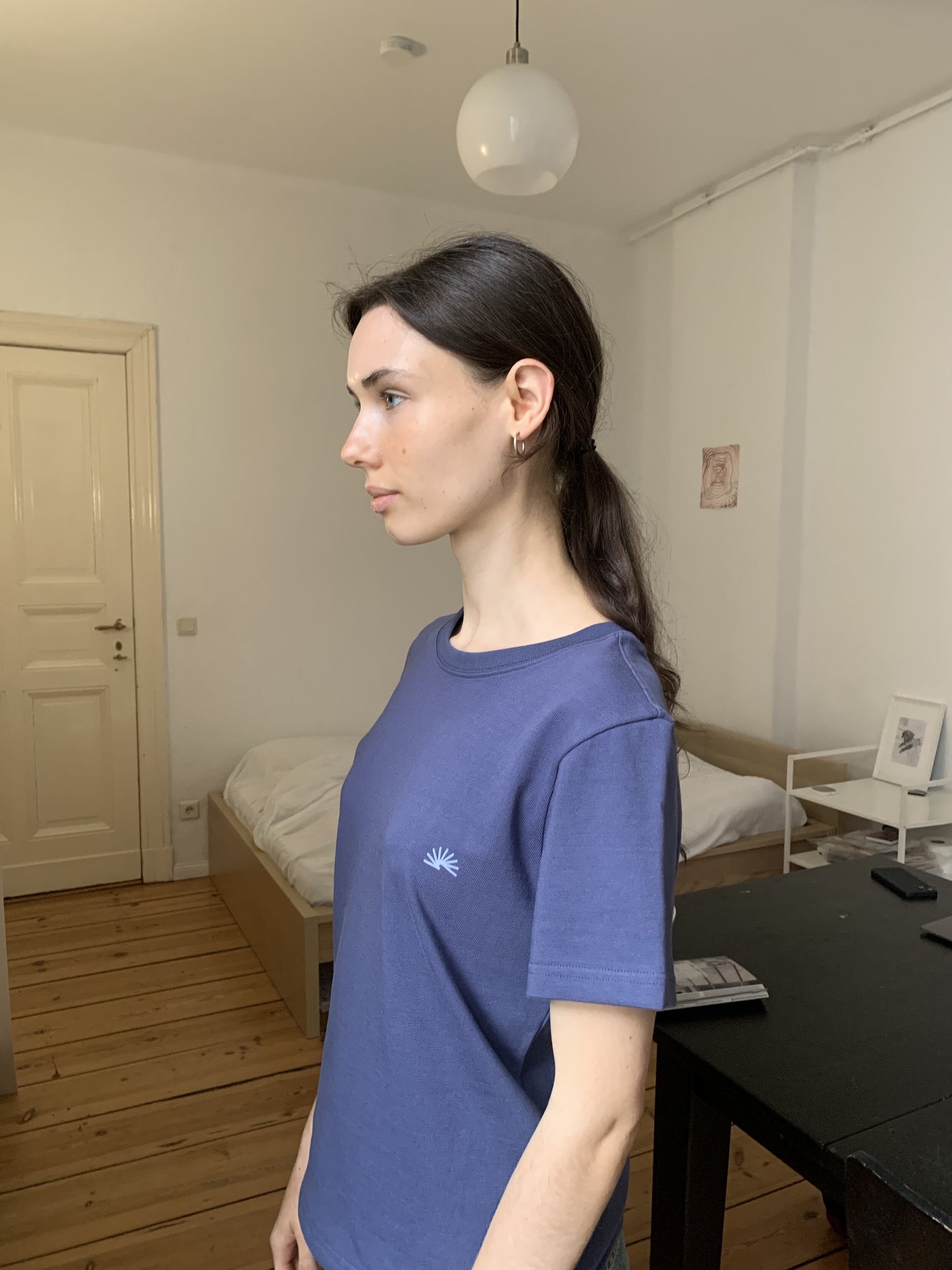 (W) 001 Gemeinschaft Tee (Slate blue)