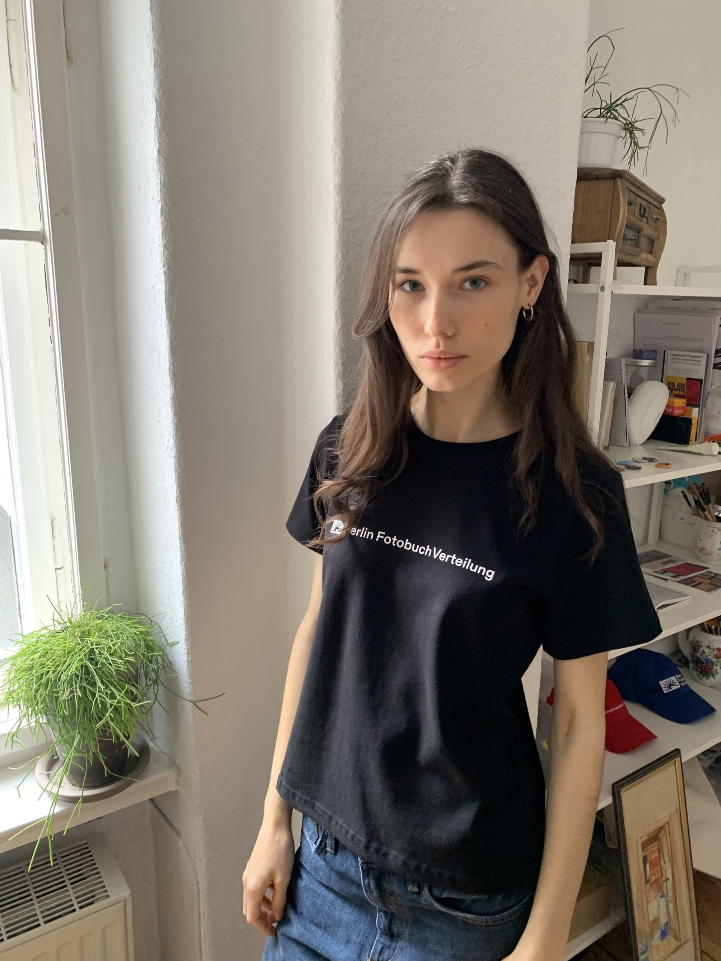 (W) 002 BFV Center Logo Tee (Black)