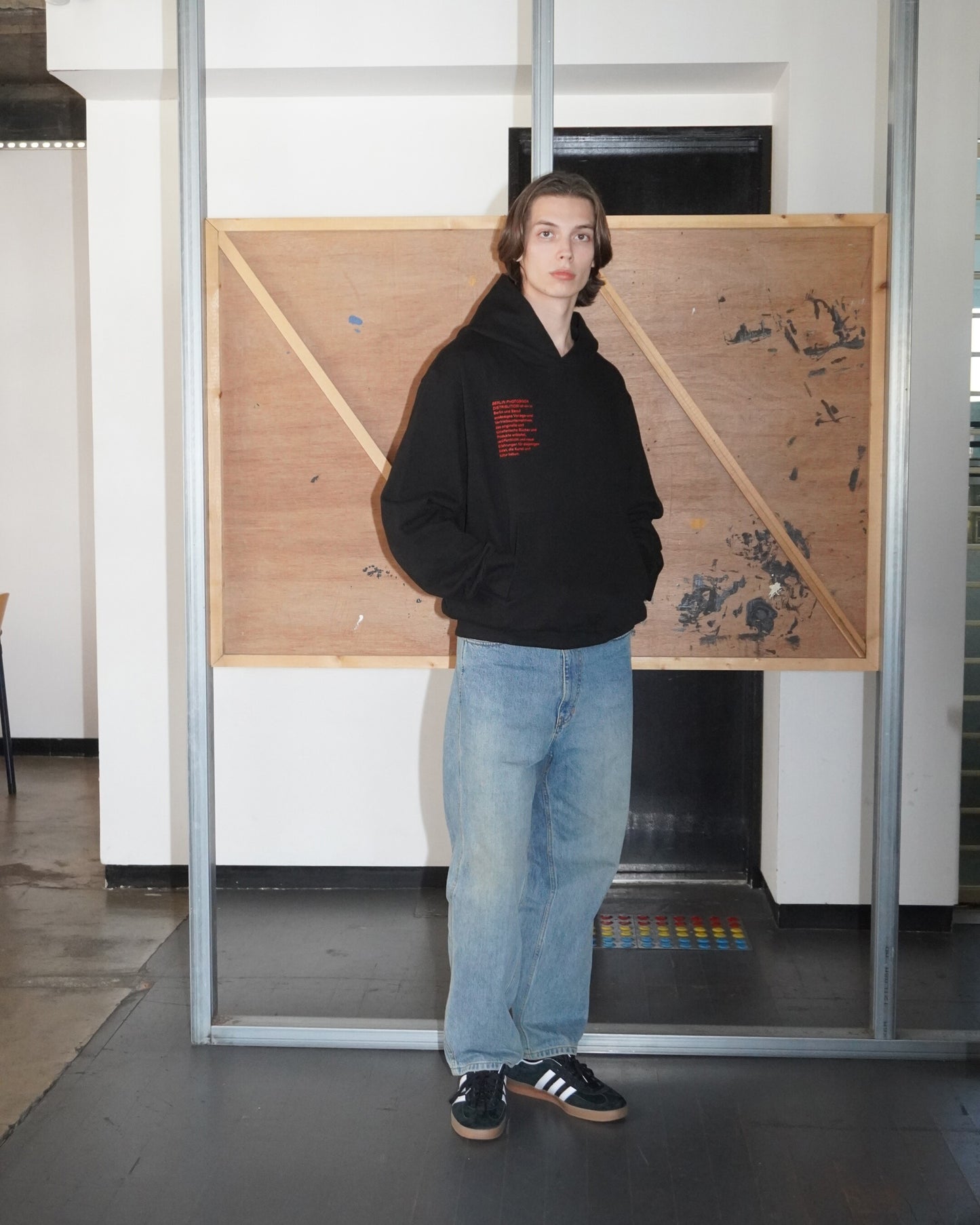 Mitarbeiter 002 Hoodie (Black)