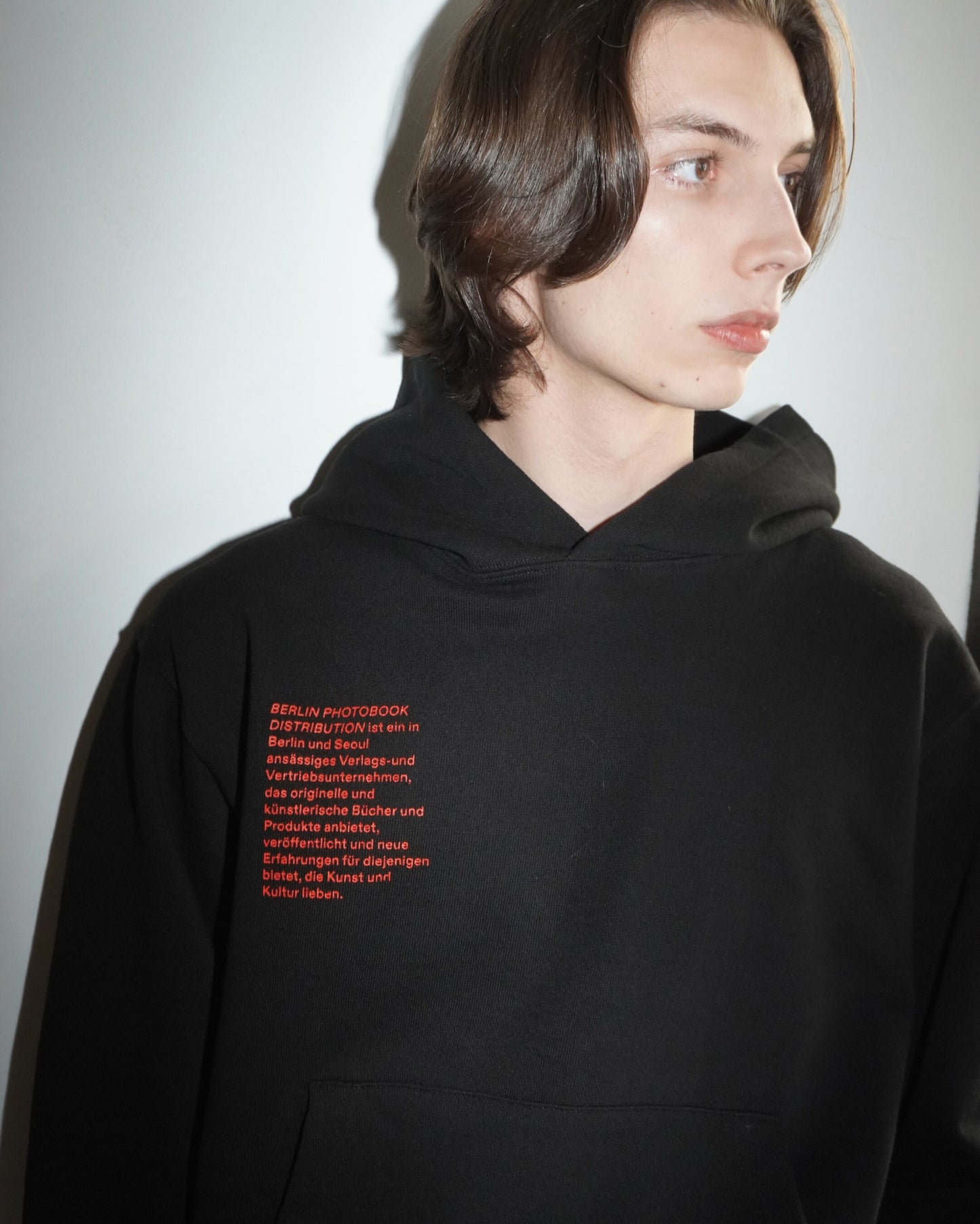 Mitarbeiter 002 Hoodie (Black)