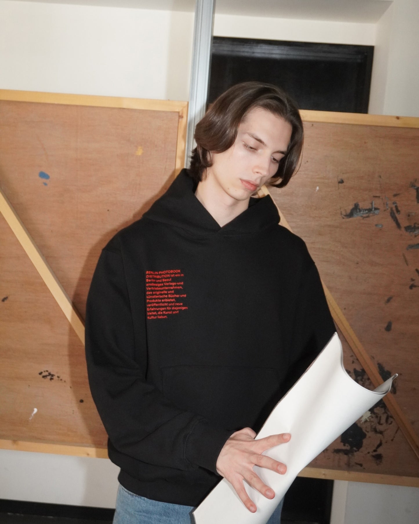 Mitarbeiter 002 Hoodie (Black)