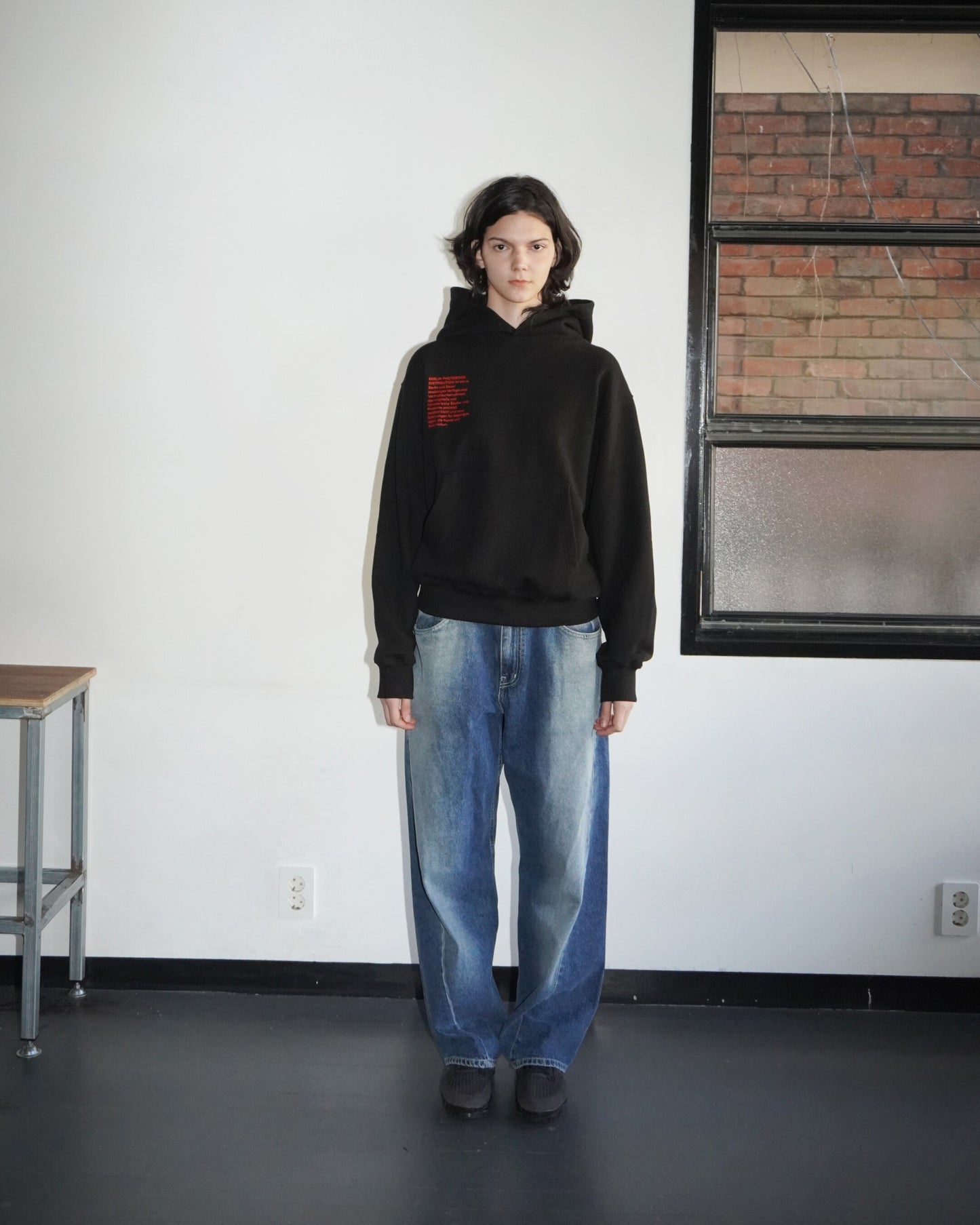 Mitarbeiter 002 Hoodie (Black)