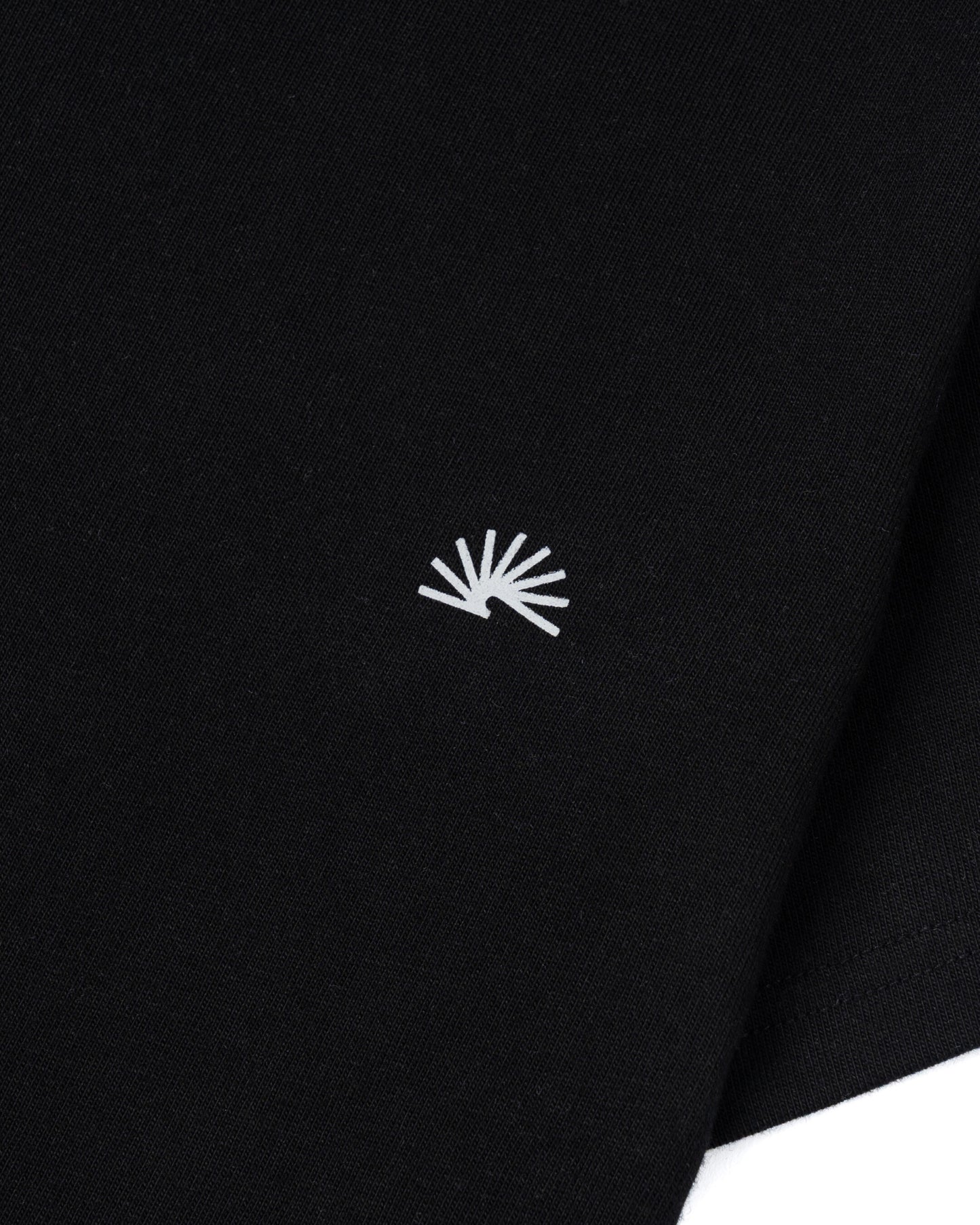 (W) 001 Gemeinschaft Tee (Black)