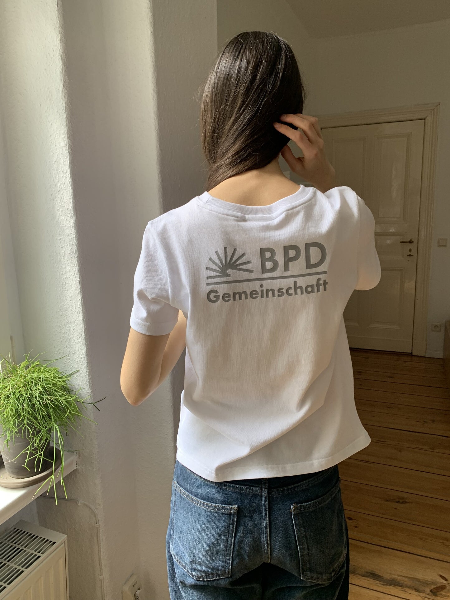 (W) 001 Gemeinschaft Tee (White)