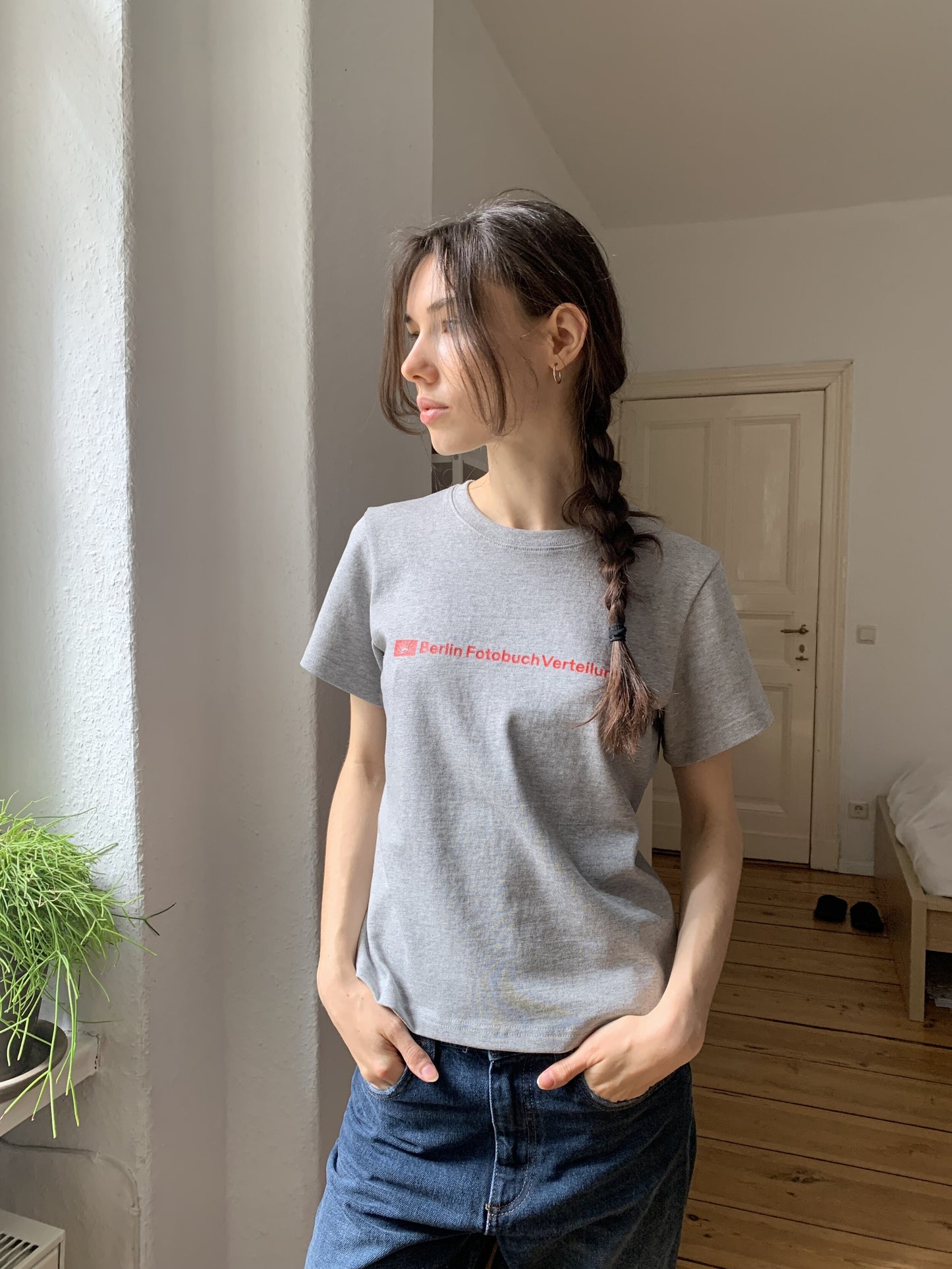 (W) 002 BFV Center Logo Tee (Gray)