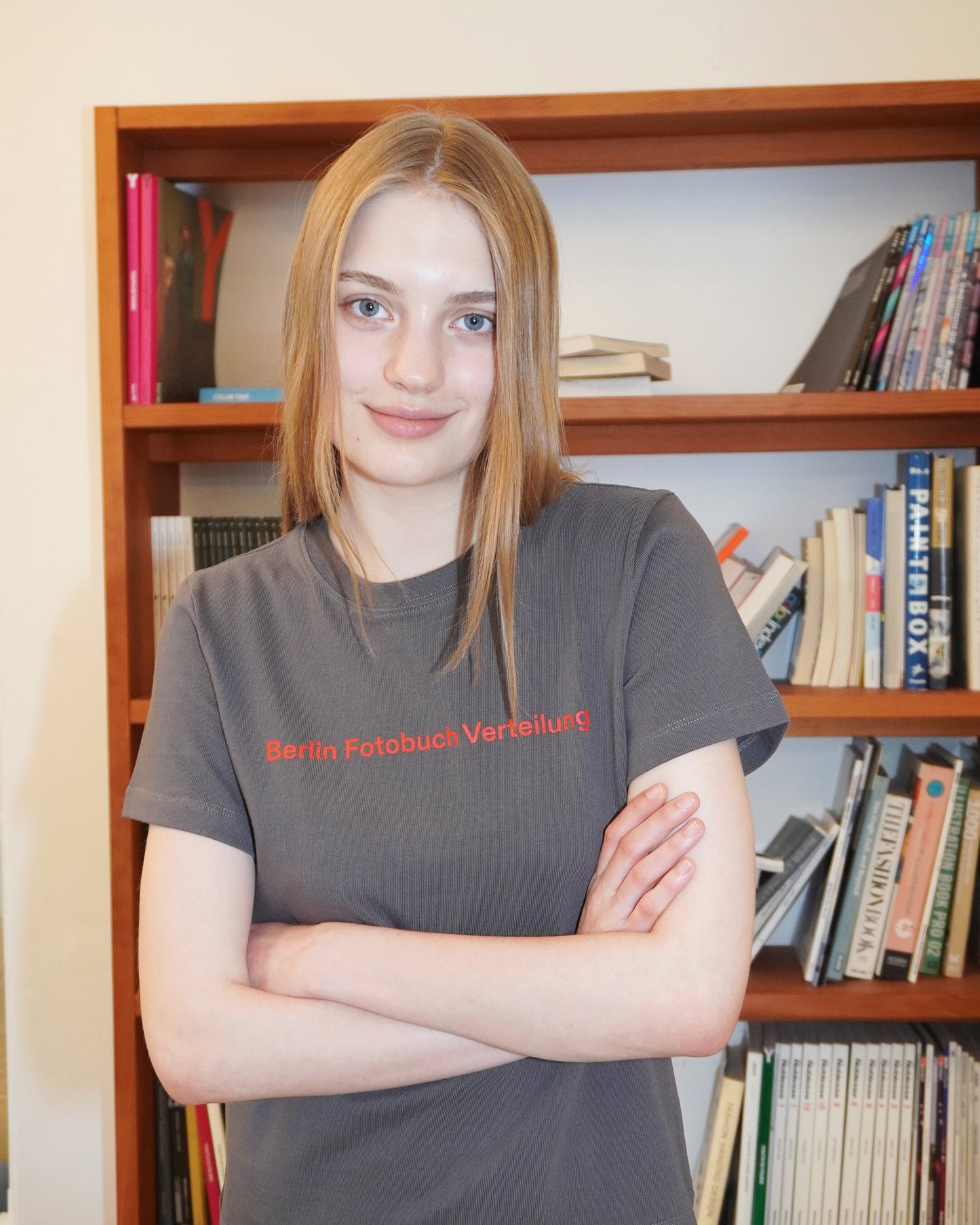 (W) BFV Center Logo Tee (Charcoal gray)