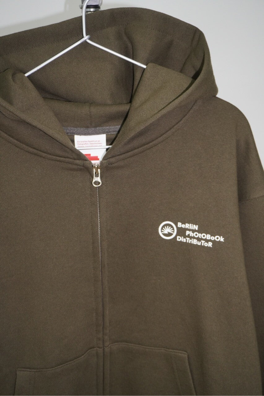 Mitarbeiter 003 Zip Hoodie (Chive Green)