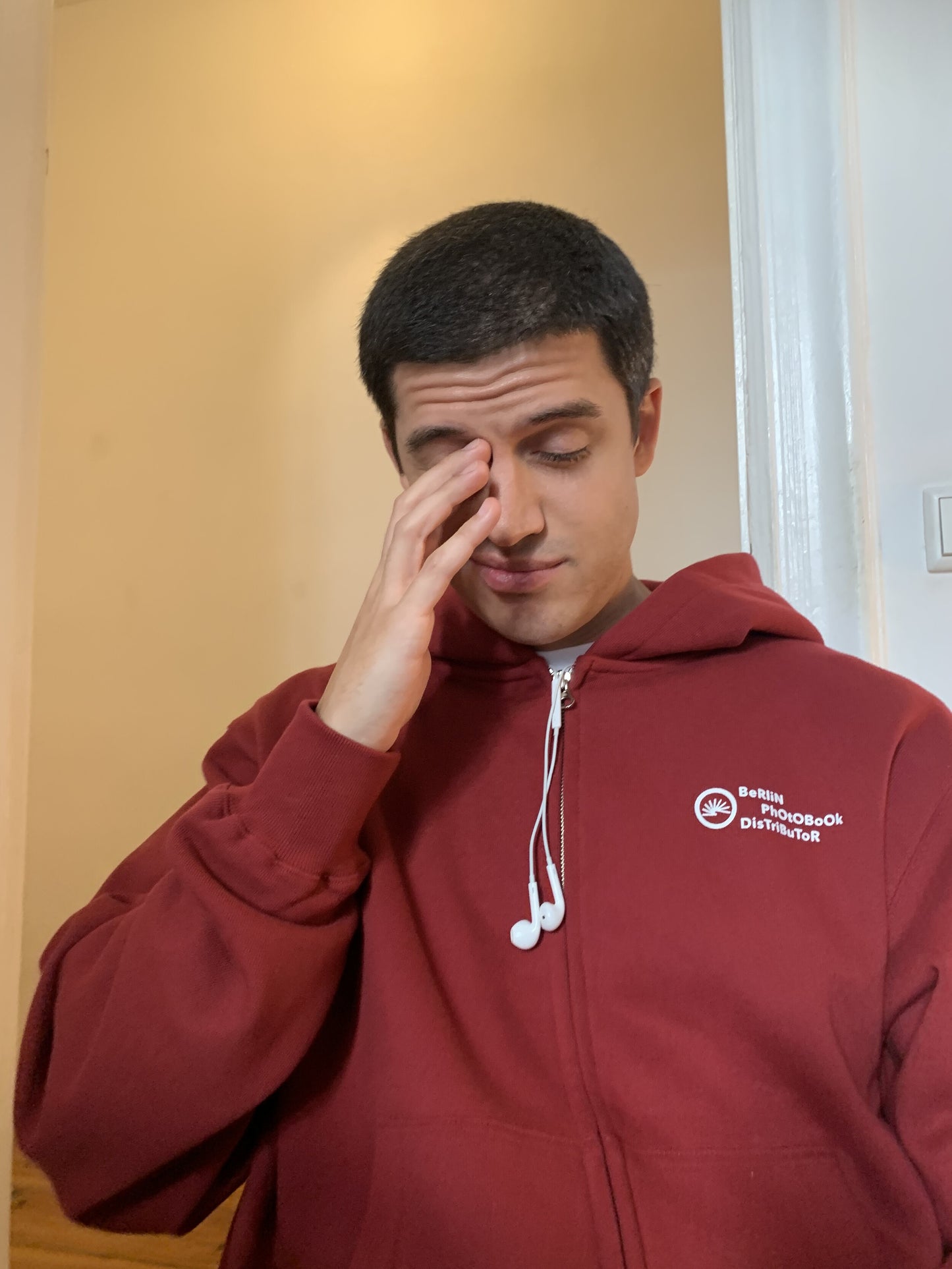 Mitarbeiter 003 Zip Hoodie (Burgundy)