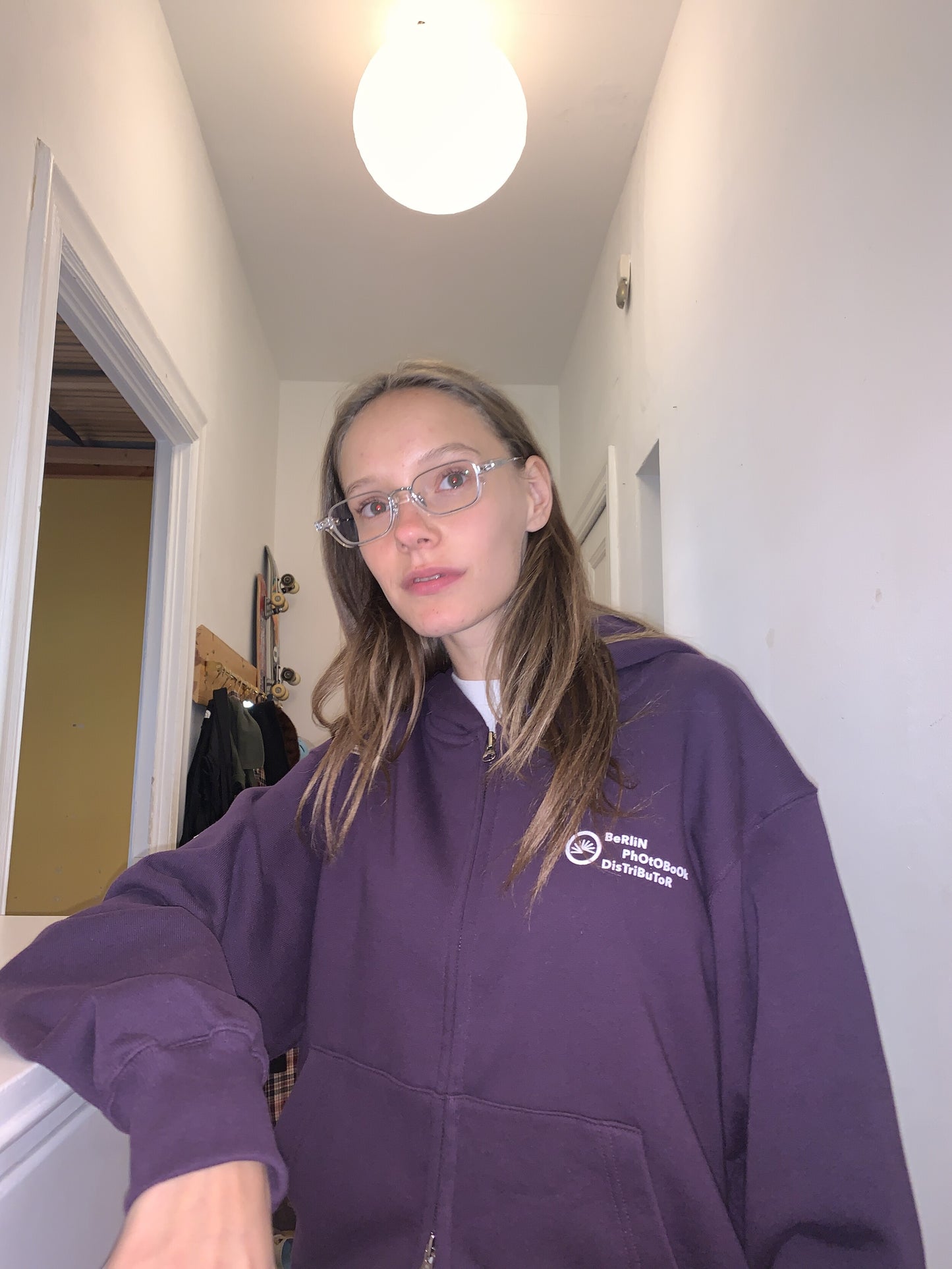 Mitarbeiter 003 Zip Hoodie (Purple)