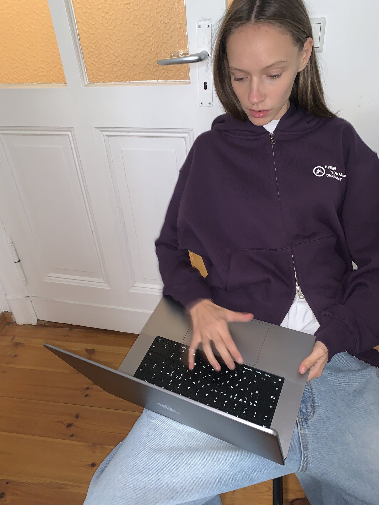 Mitarbeiter 003 Zip Hoodie (Purple)